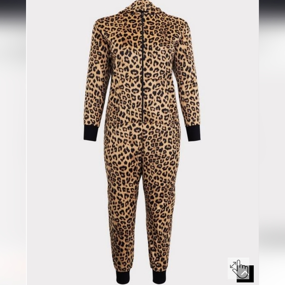 Torrid Cheetah Print Fleece Full Length Cat Ear Lounge Onesie/Costume Size 1/2 - Picture 2 of 14